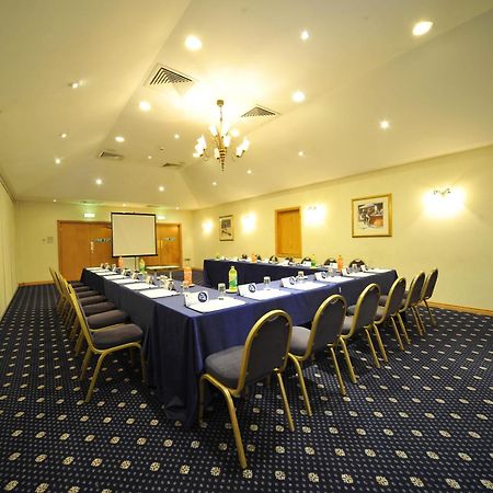 Best Western Plus Bentley Hotel, Leisure Club & Spa Thorpe on the Hill  Экстерьер фото