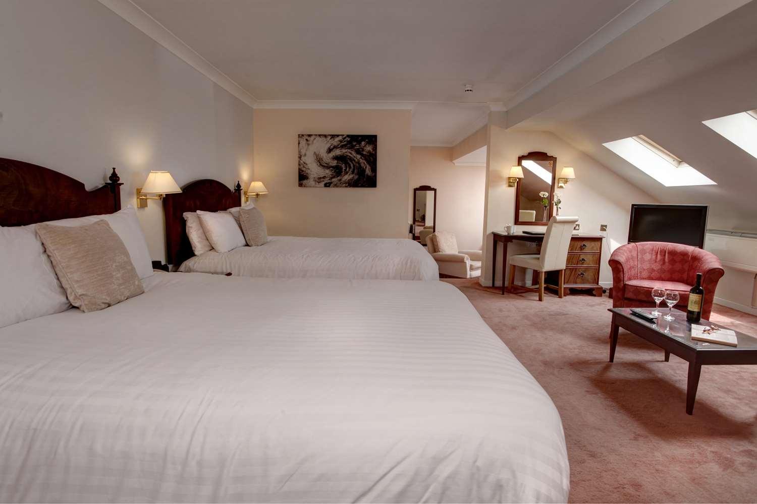 Best Western Plus Bentley Hotel, Leisure Club & Spa Thorpe on the Hill  Экстерьер фото