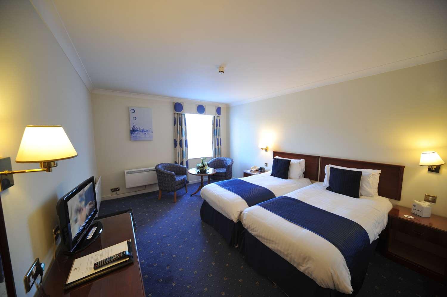 Best Western Plus Bentley Hotel, Leisure Club & Spa Thorpe on the Hill  Экстерьер фото