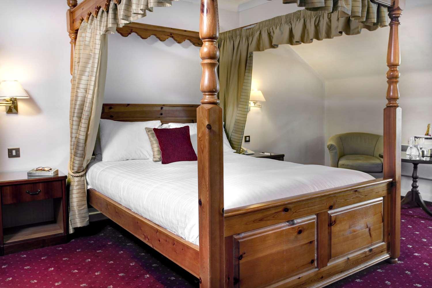Best Western Plus Bentley Hotel, Leisure Club & Spa Thorpe on the Hill  Экстерьер фото