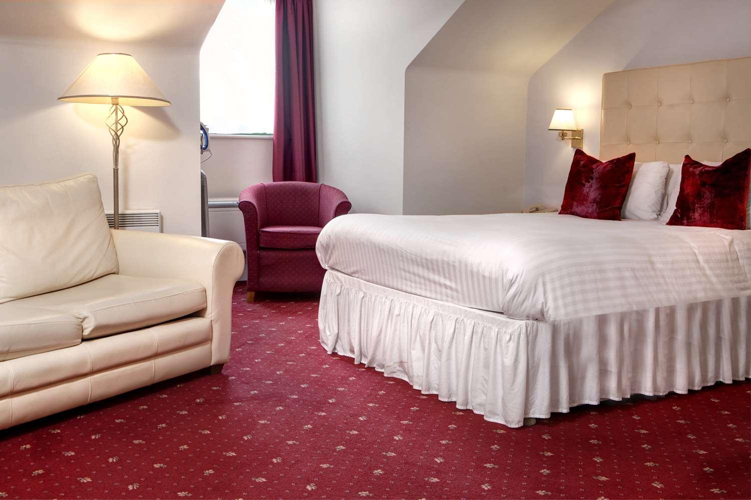 Best Western Plus Bentley Hotel, Leisure Club & Spa Thorpe on the Hill  Экстерьер фото
