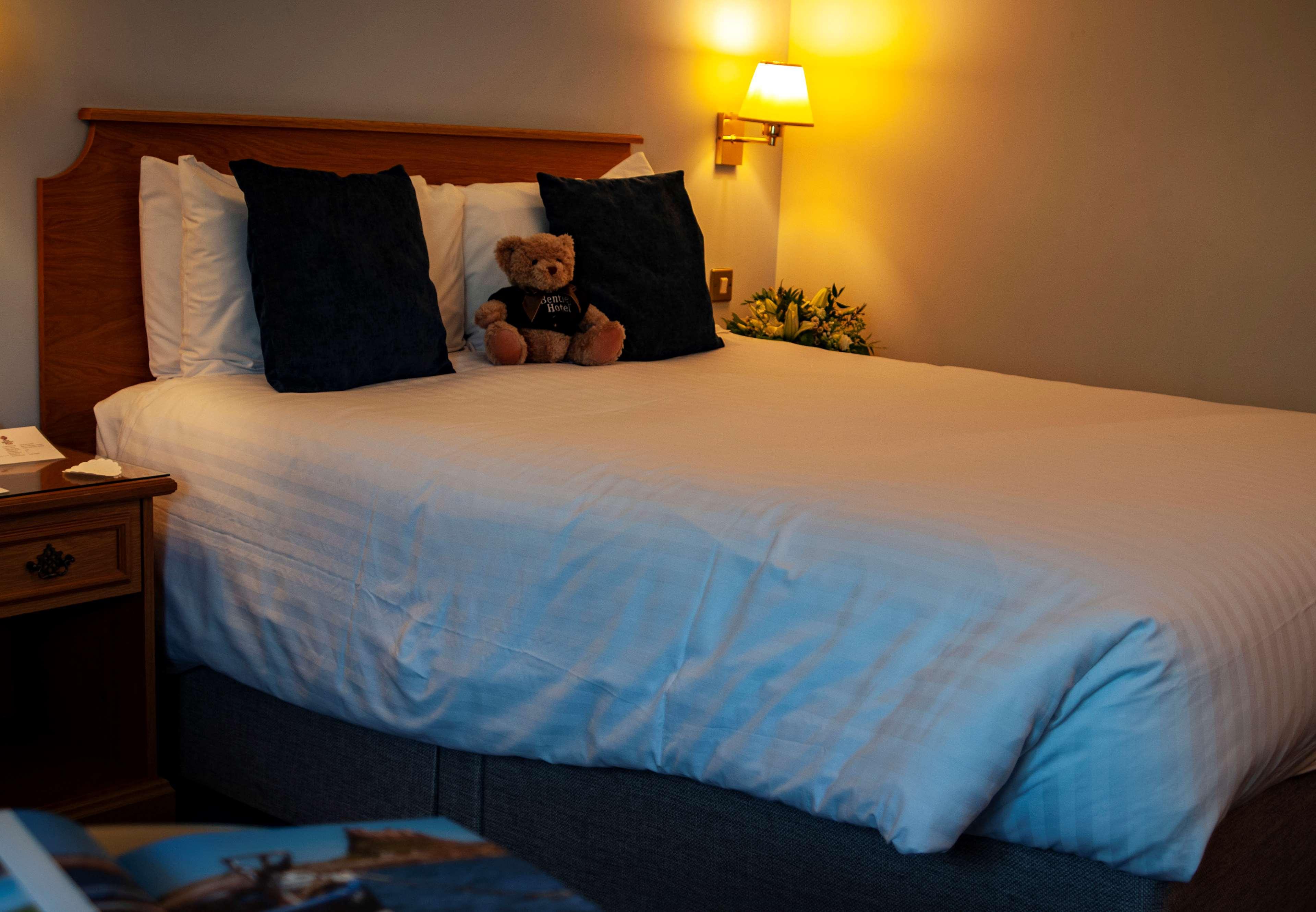 Best Western Plus Bentley Hotel, Leisure Club & Spa Thorpe on the Hill  Экстерьер фото