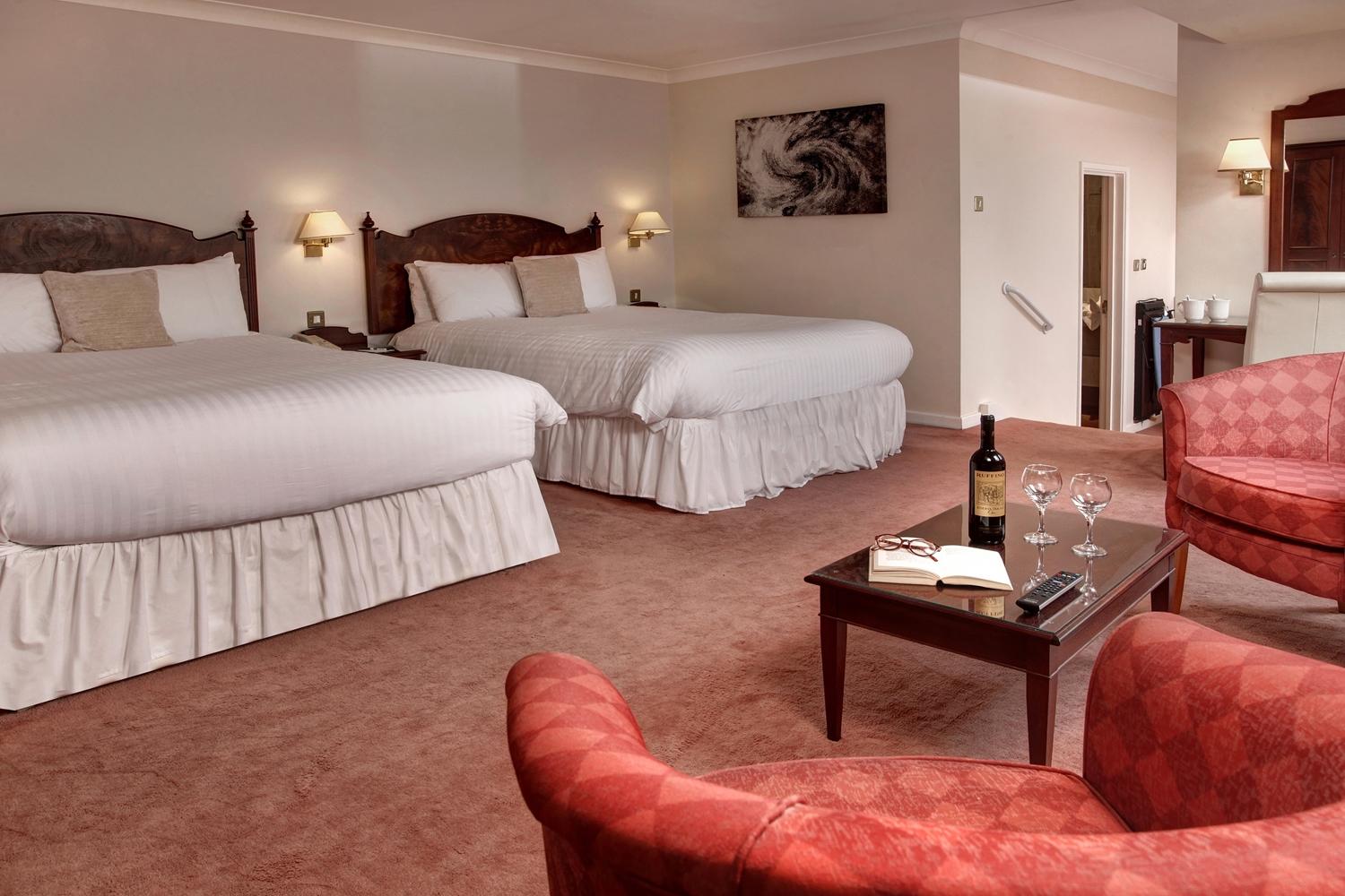 Best Western Plus Bentley Hotel, Leisure Club & Spa Thorpe on the Hill  Экстерьер фото