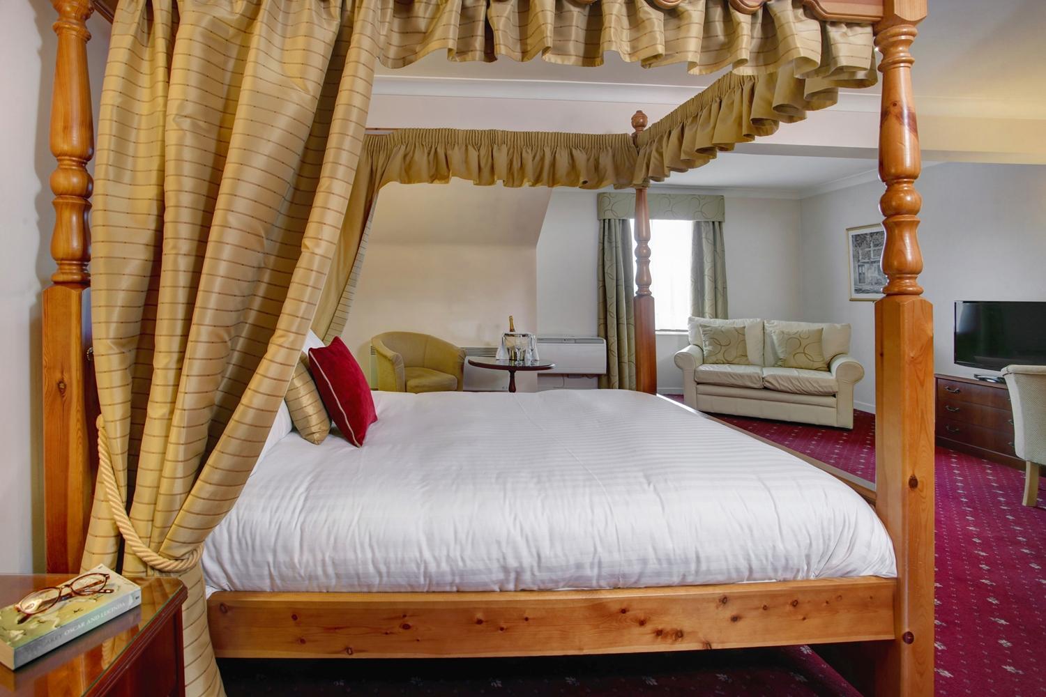Best Western Plus Bentley Hotel, Leisure Club & Spa Thorpe on the Hill  Экстерьер фото