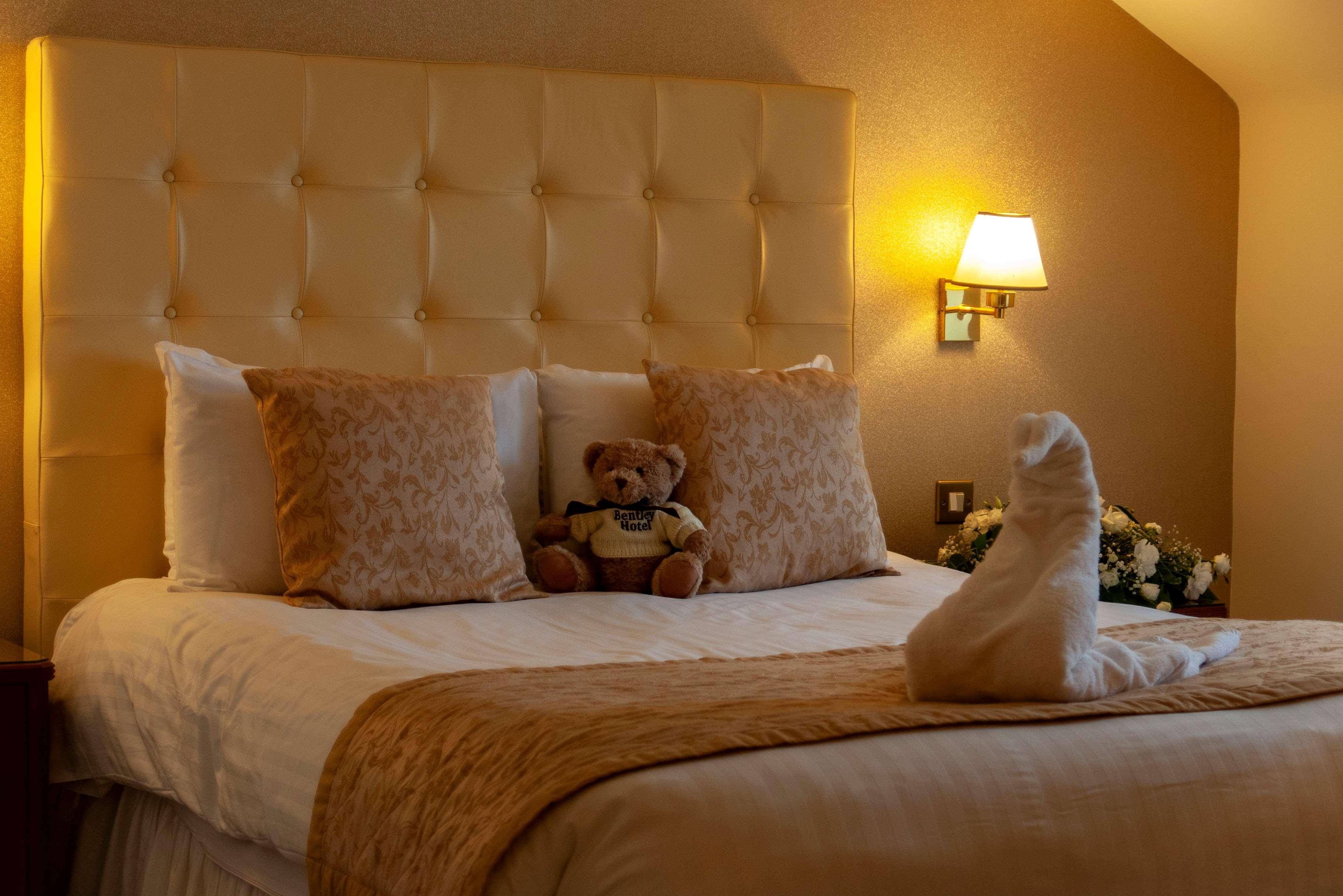 Best Western Plus Bentley Hotel, Leisure Club & Spa Thorpe on the Hill  Экстерьер фото