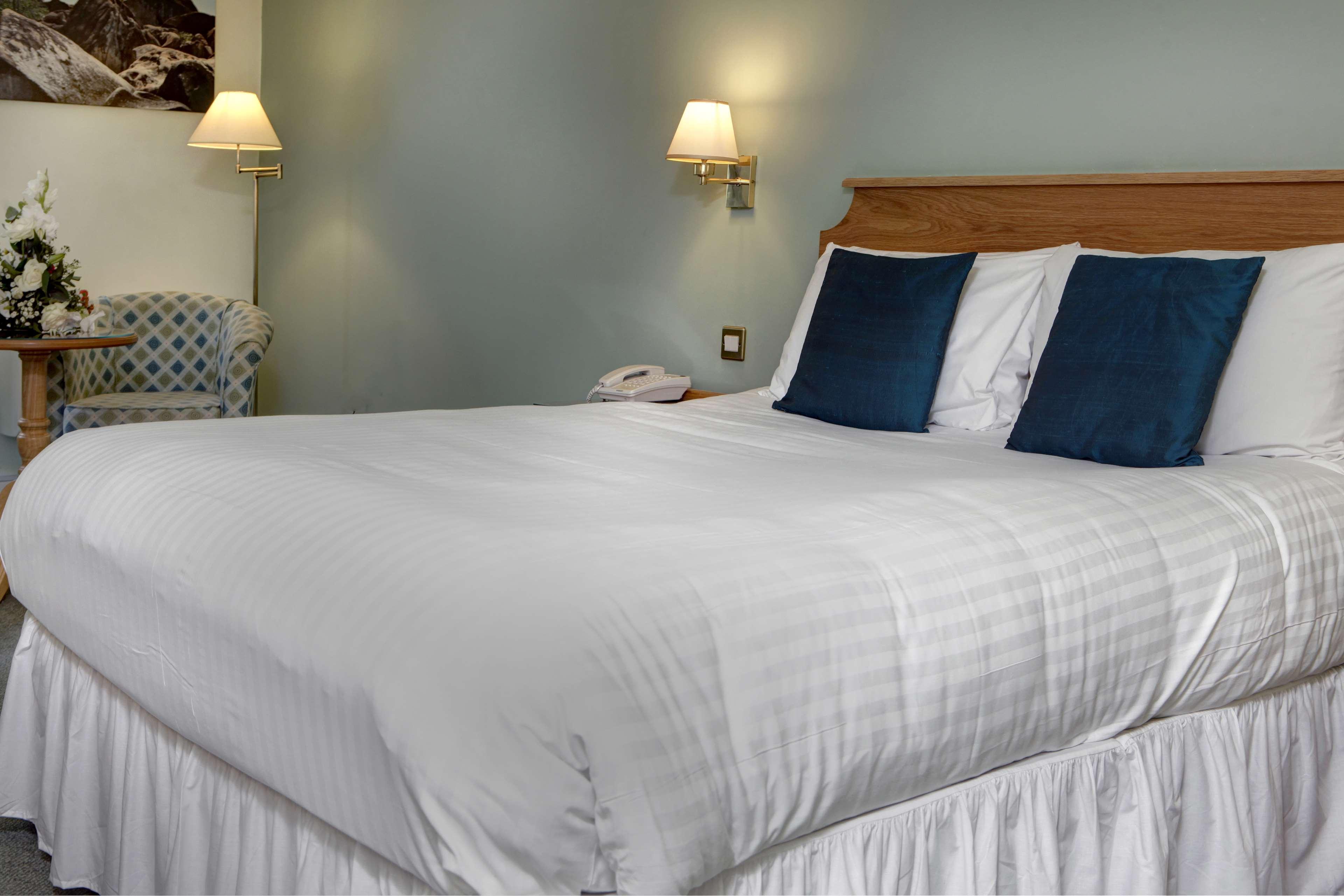 Best Western Plus Bentley Hotel, Leisure Club & Spa Thorpe on the Hill  Экстерьер фото