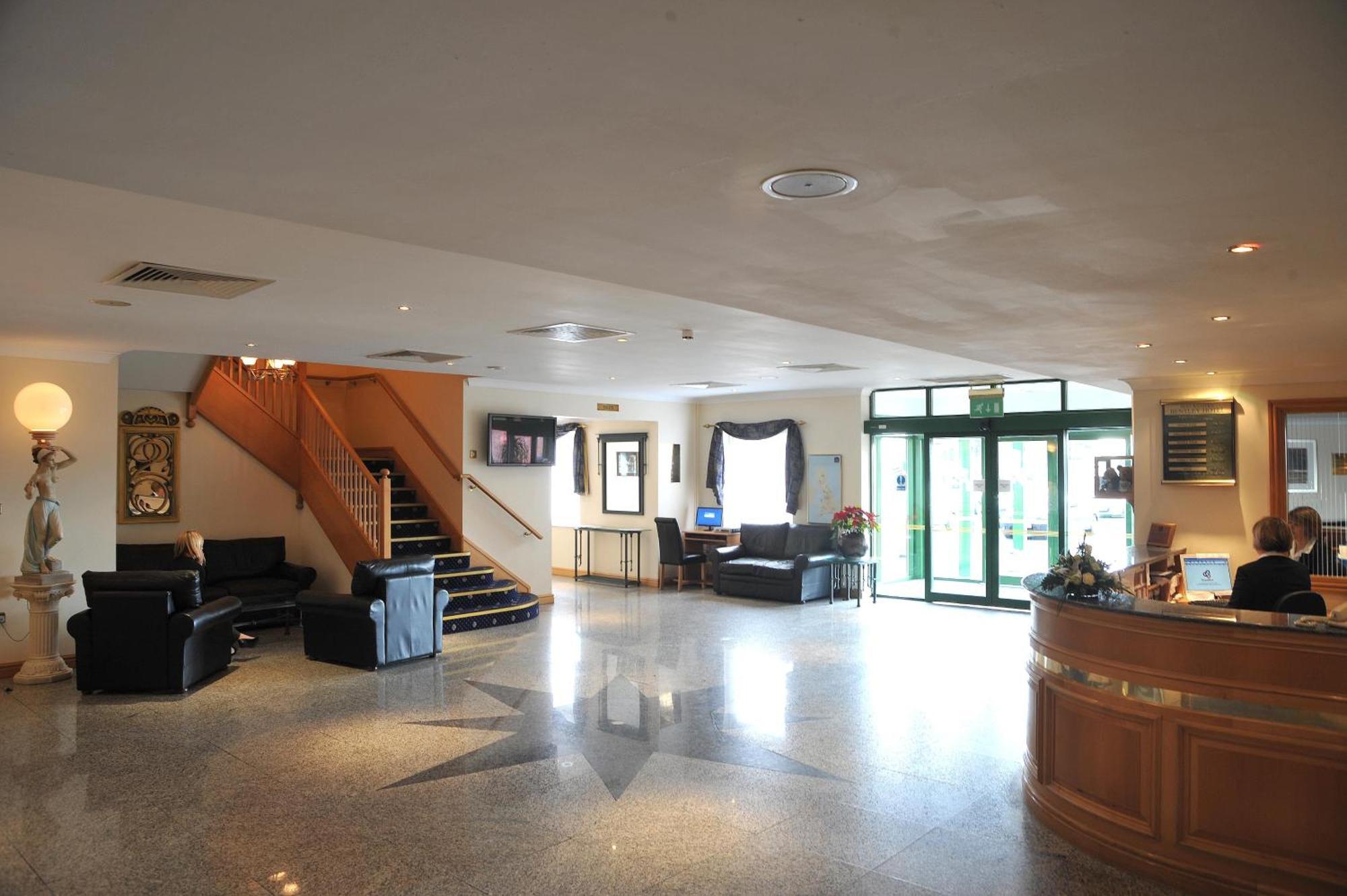 Best Western Plus Bentley Hotel, Leisure Club & Spa Thorpe on the Hill  Экстерьер фото