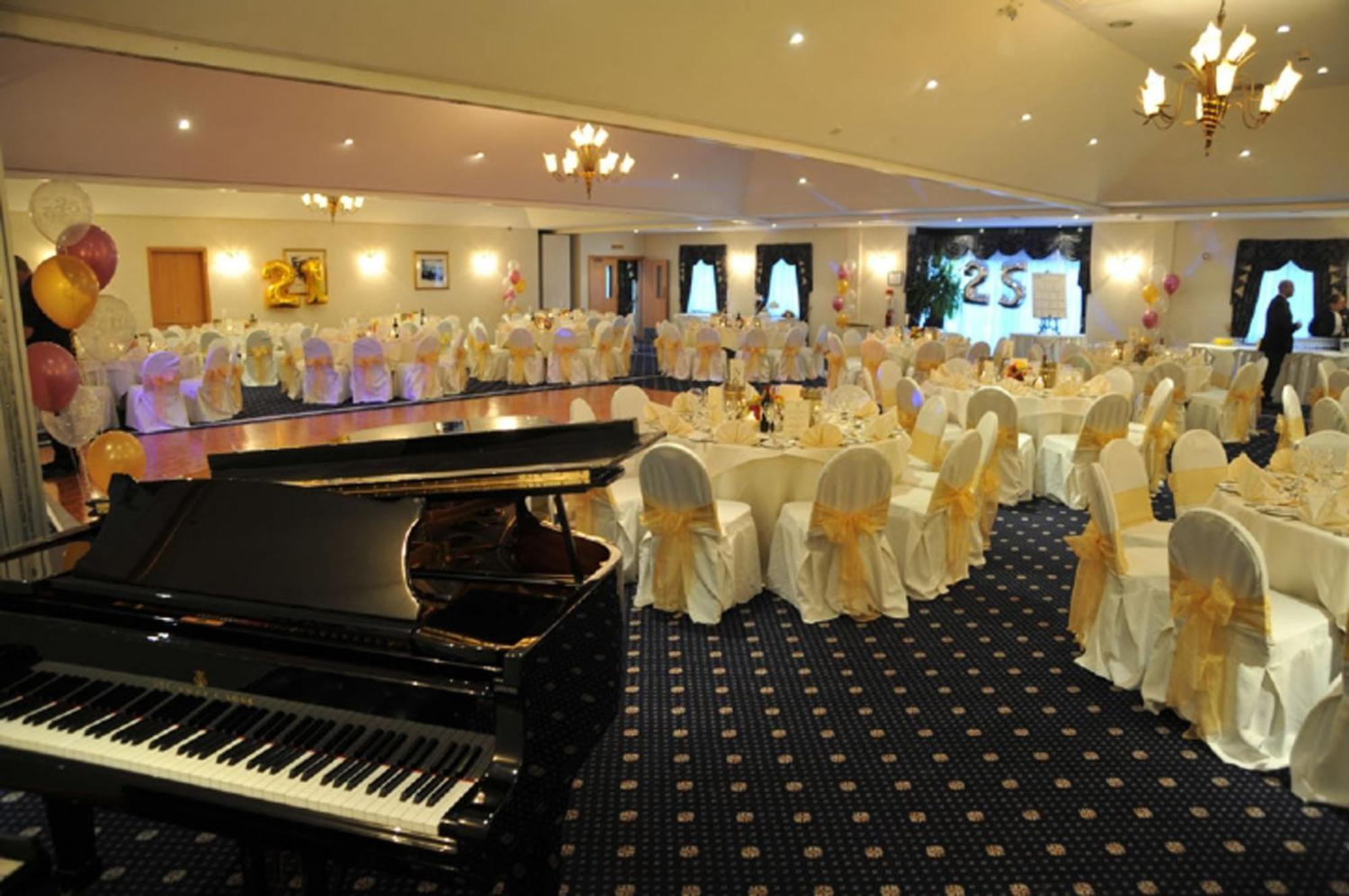 Best Western Plus Bentley Hotel, Leisure Club & Spa Thorpe on the Hill  Удобства фото
