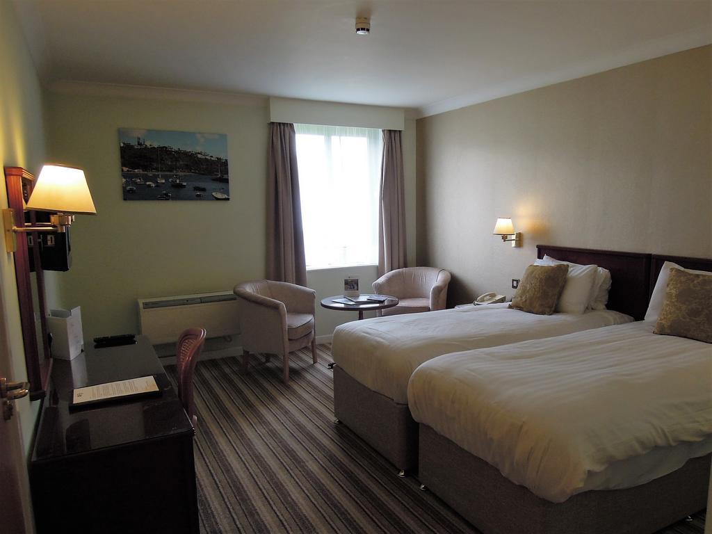 Best Western Plus Bentley Hotel, Leisure Club & Spa Thorpe on the Hill  Экстерьер фото