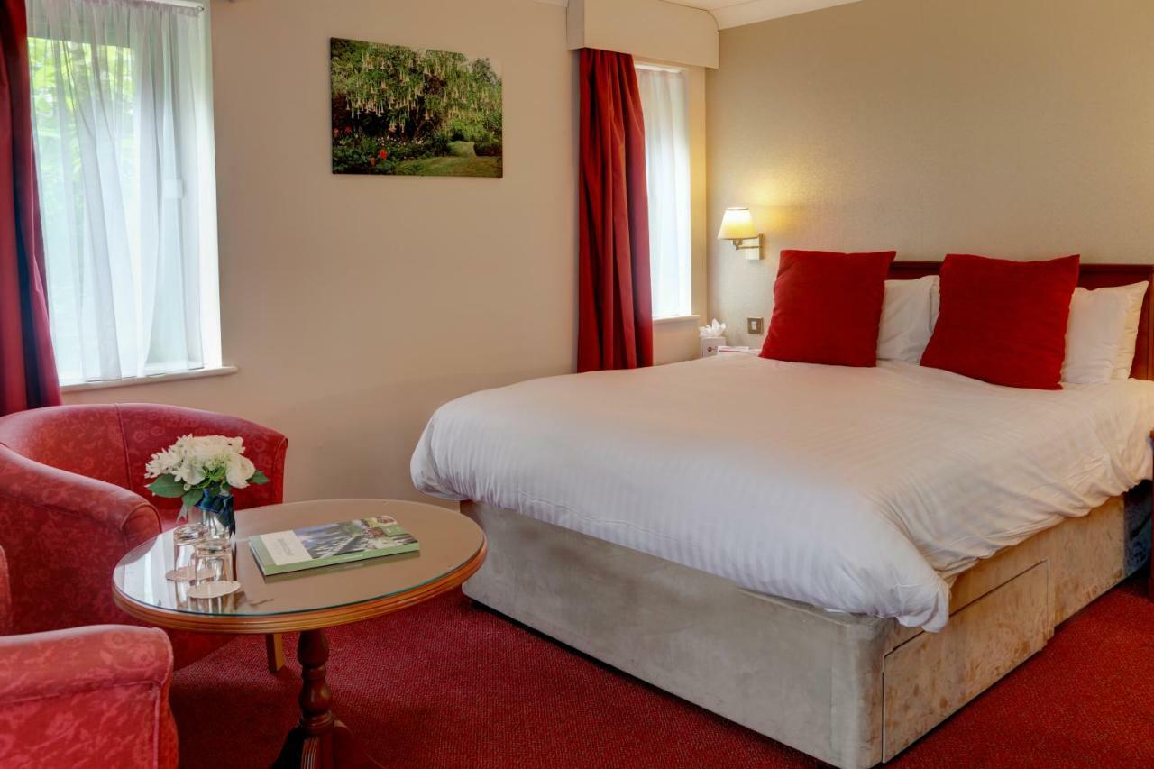 Best Western Plus Bentley Hotel, Leisure Club & Spa Thorpe on the Hill  Экстерьер фото