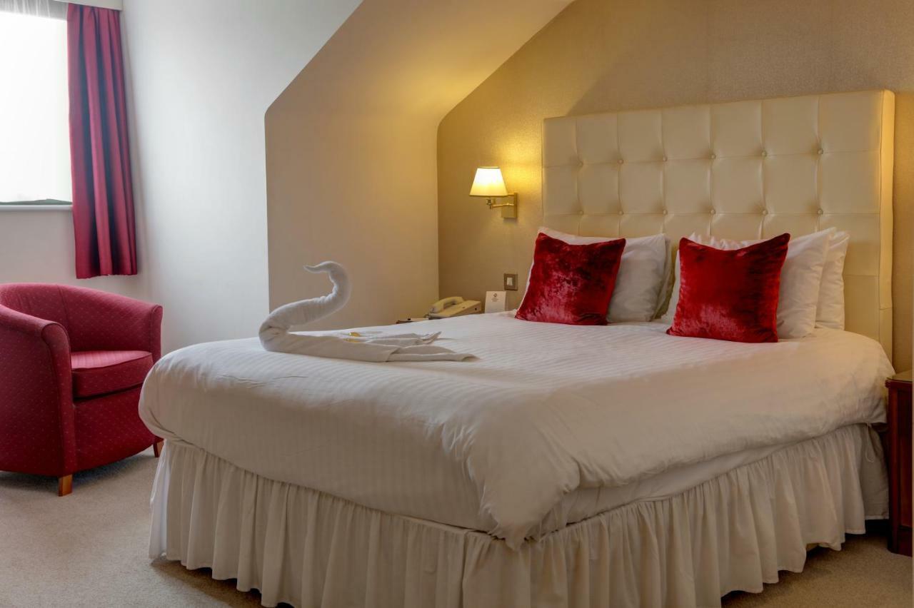Best Western Plus Bentley Hotel, Leisure Club & Spa Thorpe on the Hill  Экстерьер фото